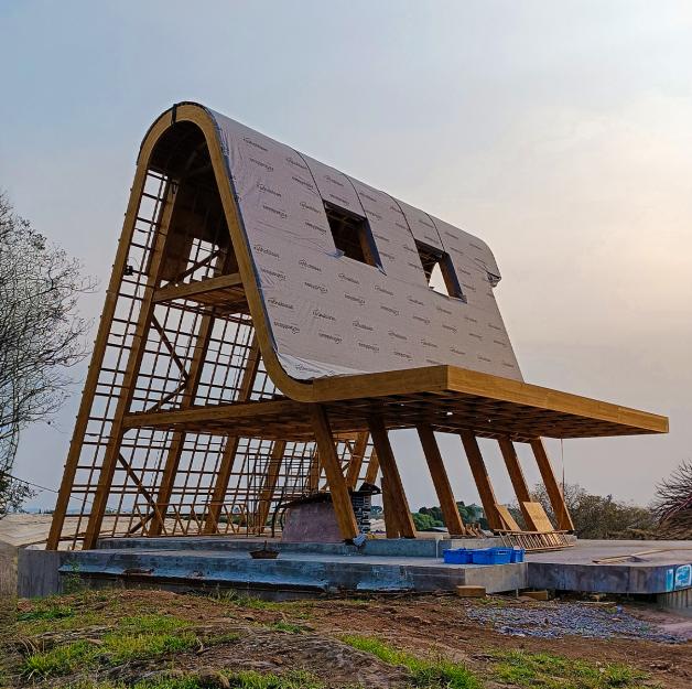 MOZZAFFIATO: A hybrid structure combining Glulam and steel 