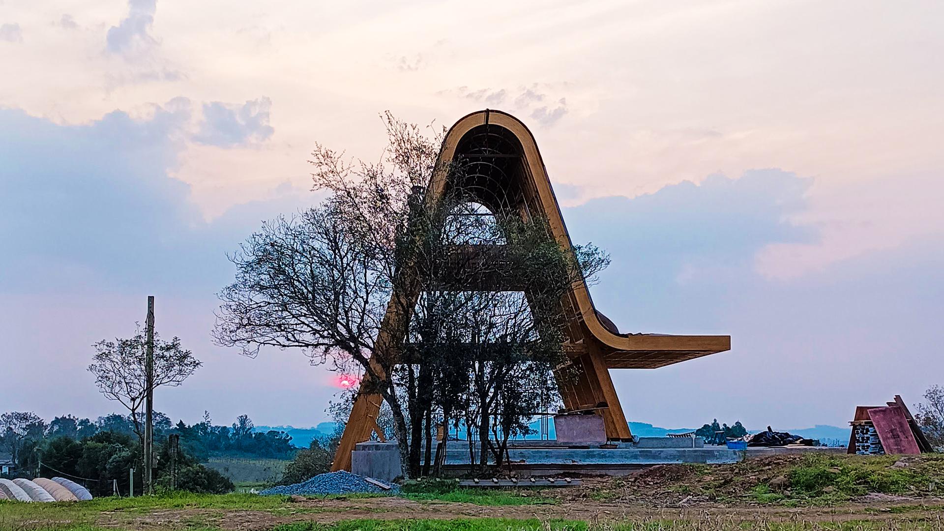 MOZZAFFIATO: A hybrid structure combining Glulam and steel 
