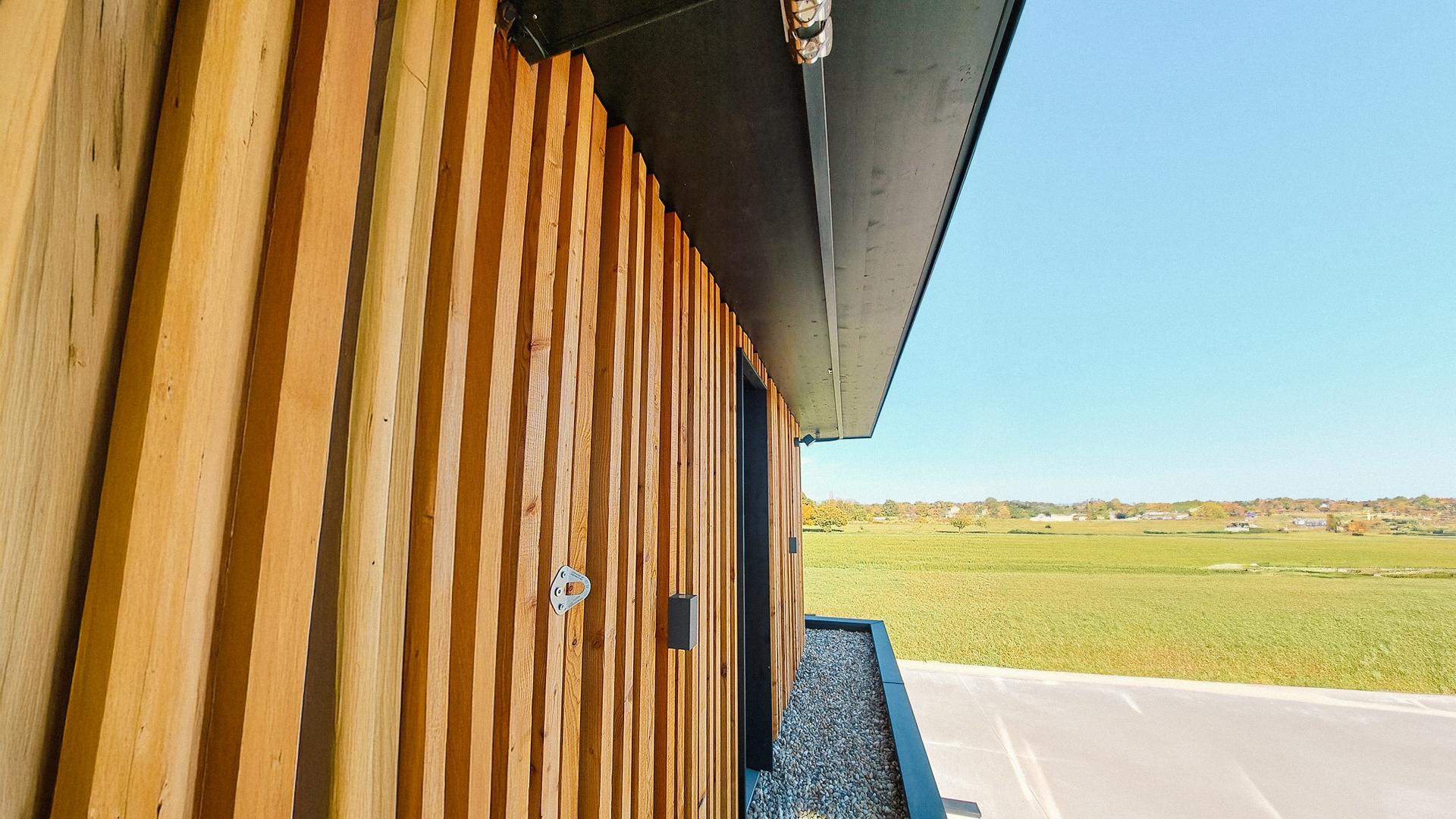 H-RAIL is a track system designed for working at height and facade maintenance