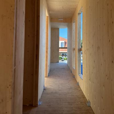 Abitazione privata in ambiente ventoso in riva al mare