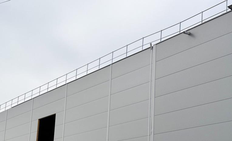 Maintenance of photovoltaic systems: safety according to GUARD railing 