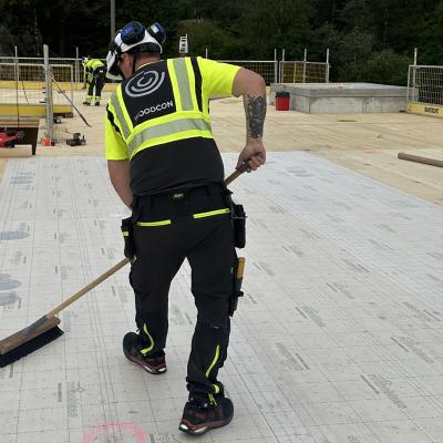SLOT e DEFENCE ADHESIVE: protezione dei pannelli in X-LAM e installazione rapida in cantiere