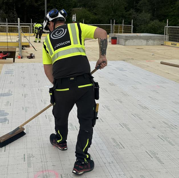 SLOT e DEFENCE ADHESIVE: protezione dei pannelli in X-LAM e installazione rapida in cantiere