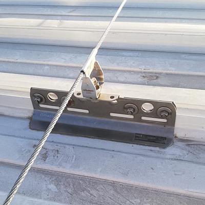 Mettere in sicurezza i tetti in lamiera