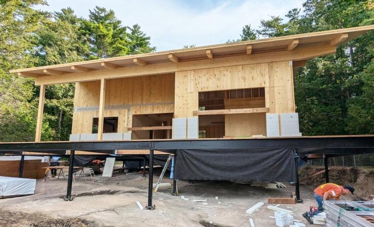 Isolamento acustico per edifici prefabbricati in X-LAM