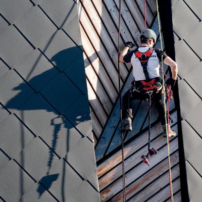 Accesso su fune e sicurezza in facciata: come progettare sistemi anticaduta efficienti e conformi
