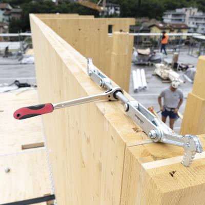 application-werkzeug-für-holzbalken-skorpio-baustelle-konstruktion-skorpio