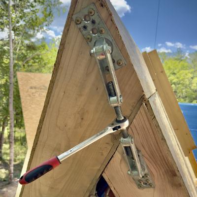 GEKO panel puller used on site for  timber elements alignment in an X-Lam timber building.
