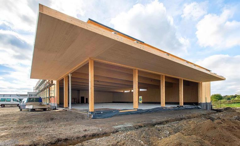 Modular prefabricated timber supermarket structure 