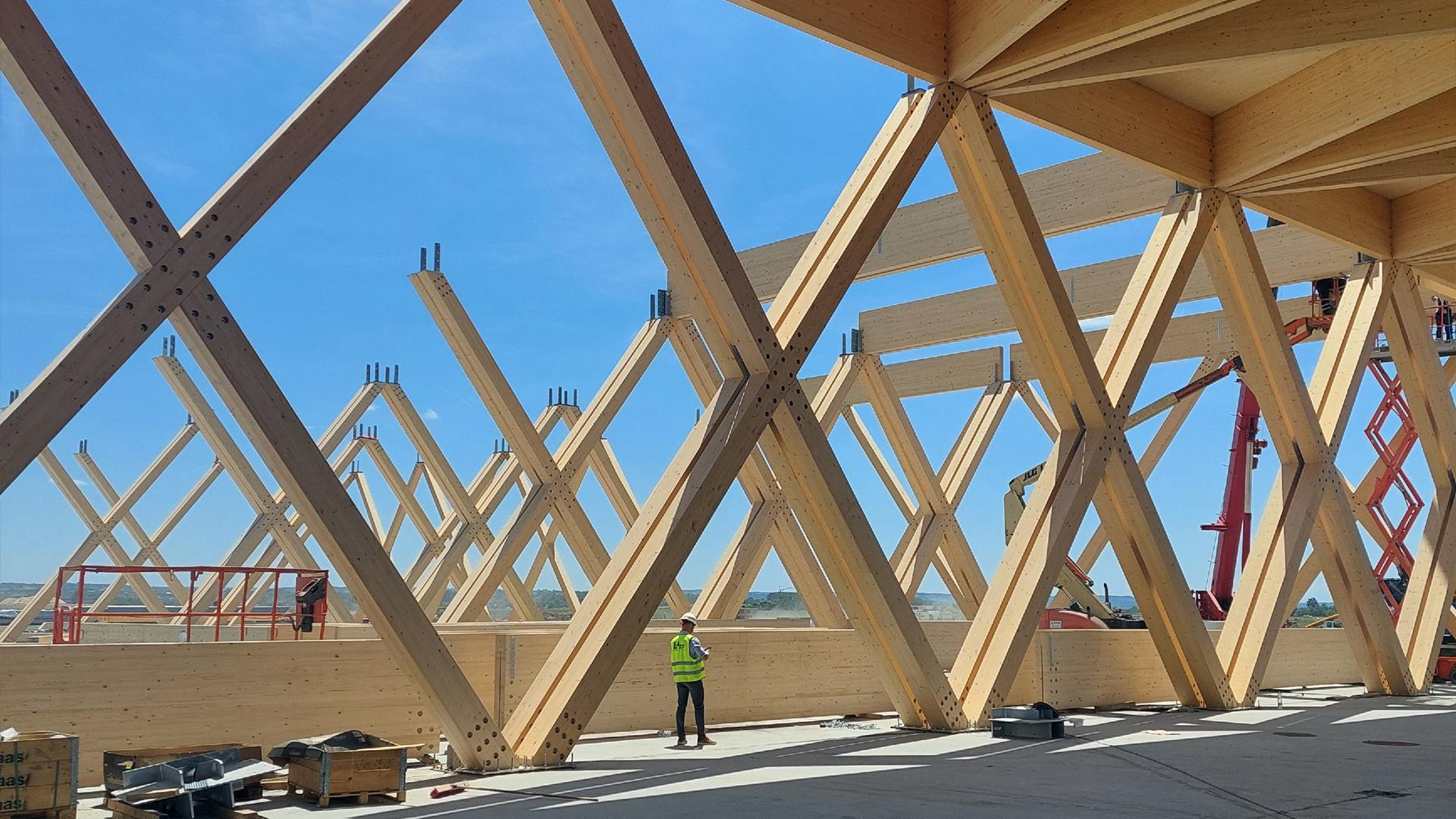 CLT and GLT timber roof structure with diagonal bracing, EXPO 2027 Belgrade