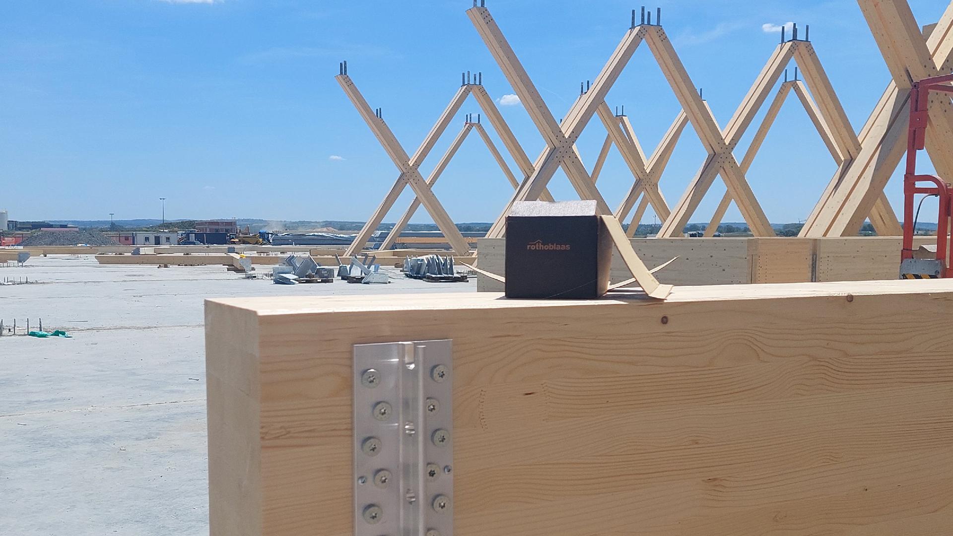ALUMEGA concealed timber-to-timber connector installed in a GLT element