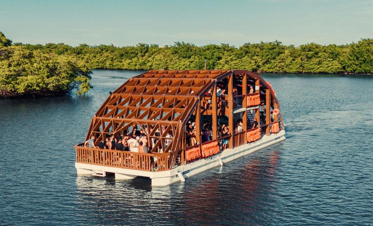 Modular timber boat with a floating timber structure in Brazil